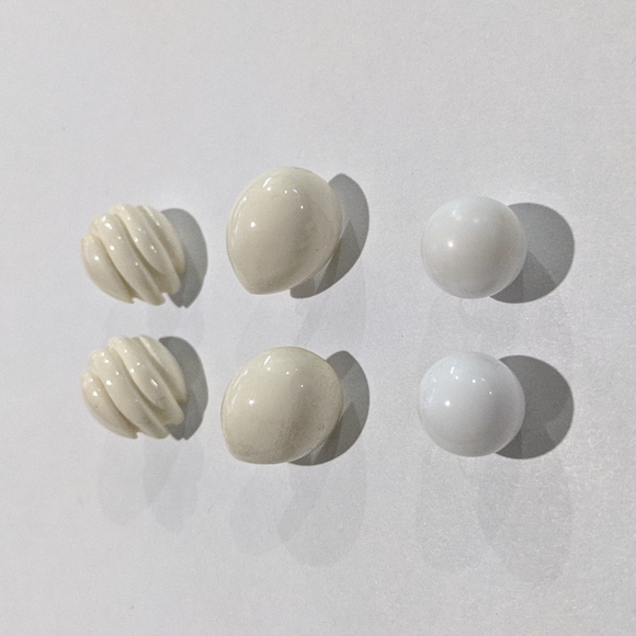 White Vintage Earring Set - Picture 1 of 6